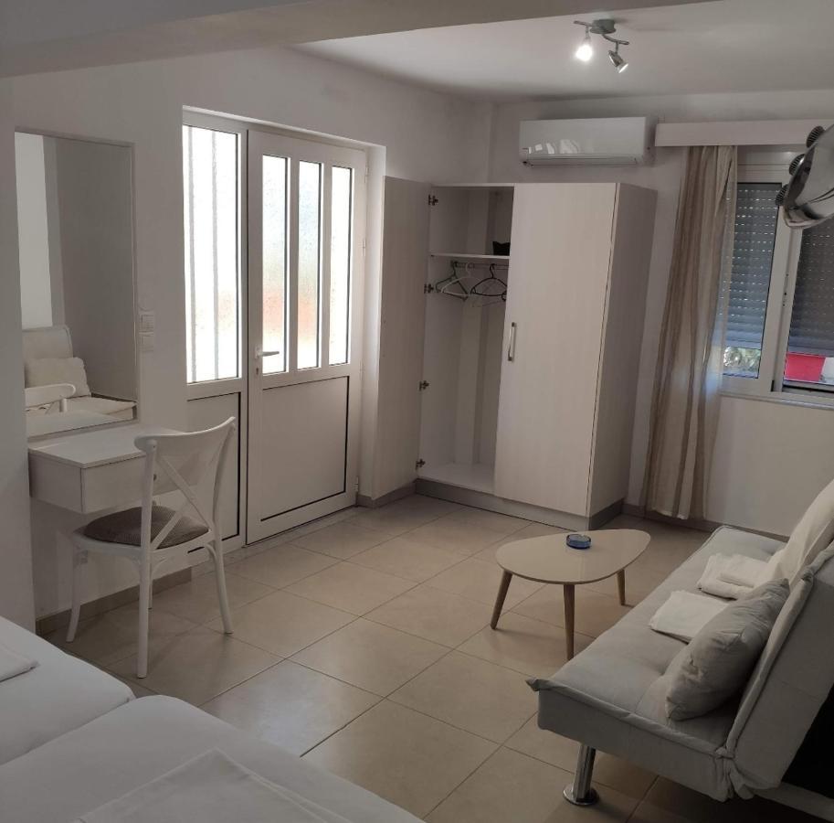 Alexia Rooms Palaiochora Zewnętrze zdjęcie
