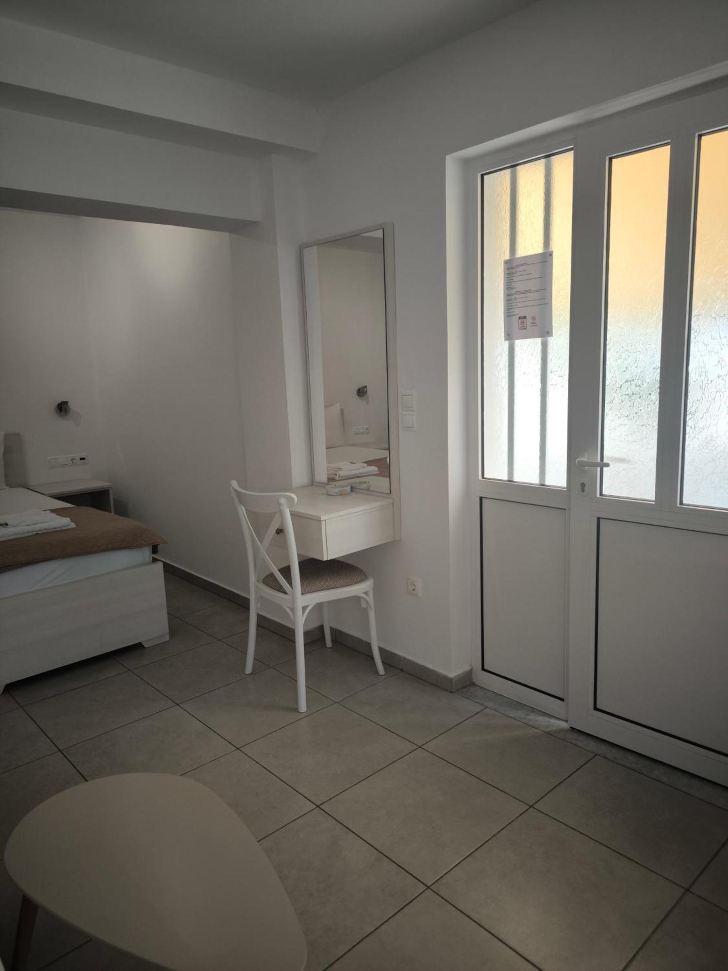 Alexia Rooms Palaiochora Zewnętrze zdjęcie