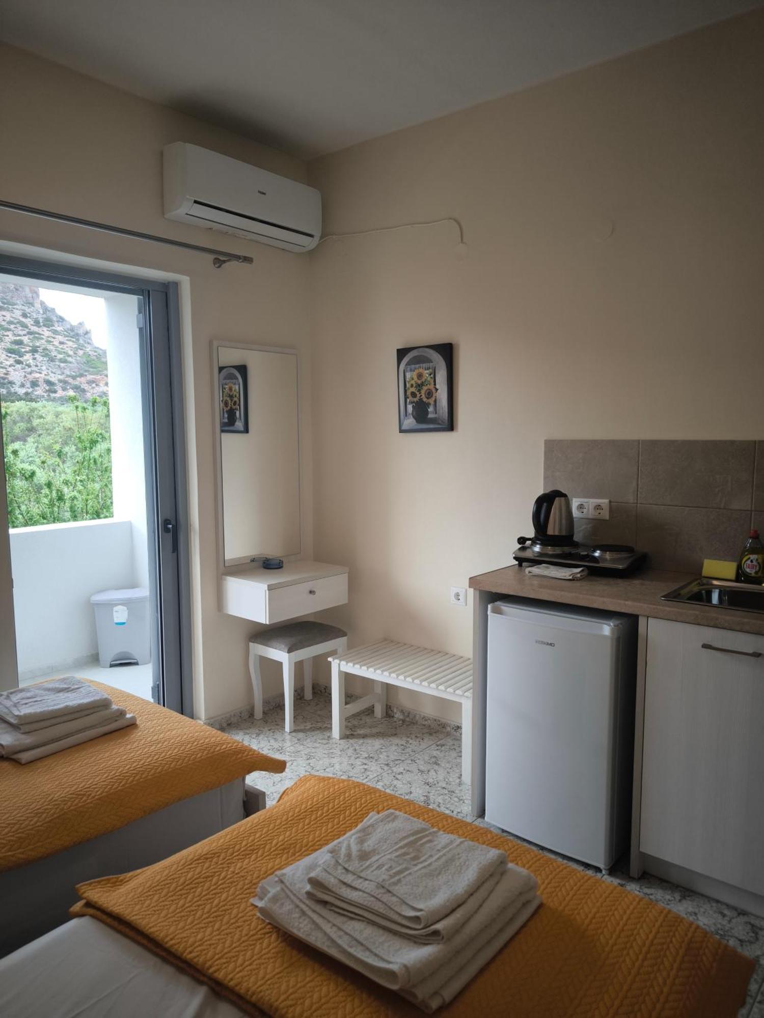 Alexia Rooms Palaiochora Zewnętrze zdjęcie