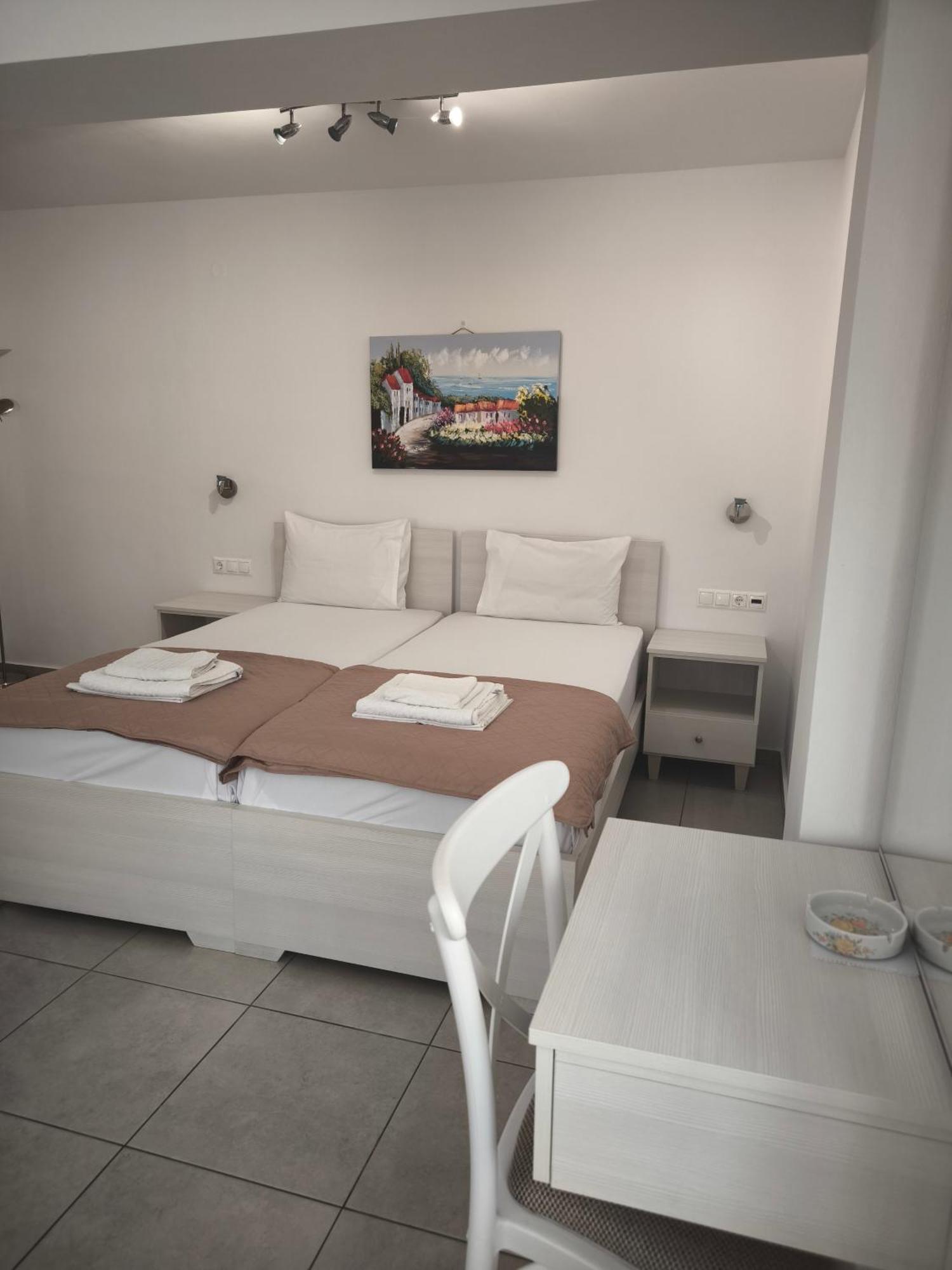 Alexia Rooms Palaiochora Zewnętrze zdjęcie